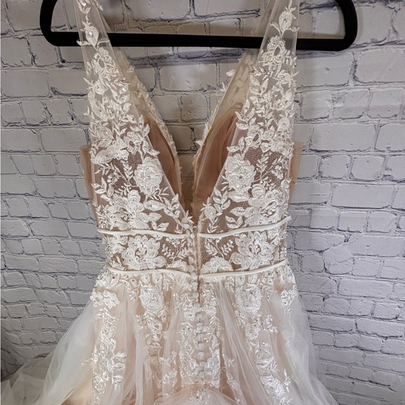 Blu Bridal MORILEE ROSA 5763 Romantic Boho Ivory A-line Wedding Gown Dress 12 - Picture 11 of 16